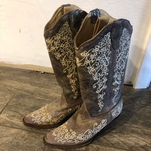 Corral boots